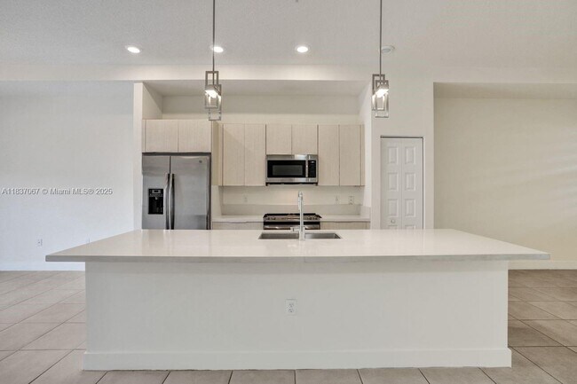 Building Photo - 7855 NW 104th Ave