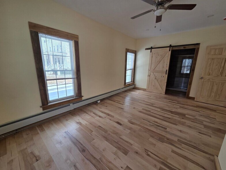 Building Photo - 526 Canaan, 1