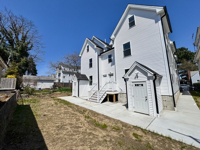 Building Photo - 123 Princeton St