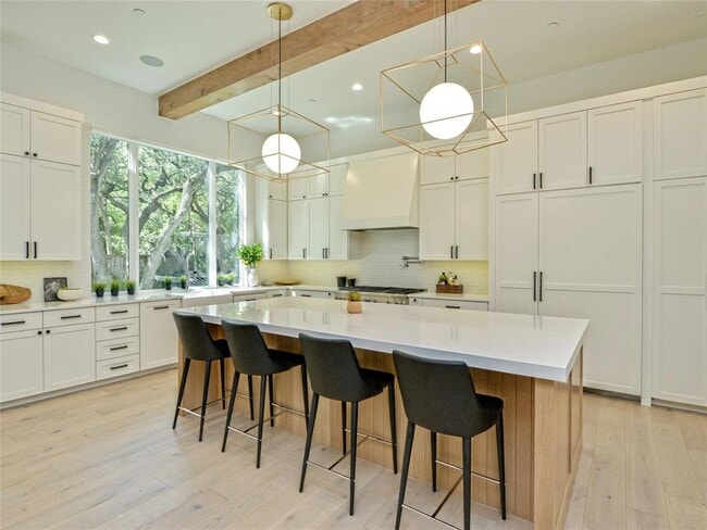 Building Photo - 304 Westwood Terrace