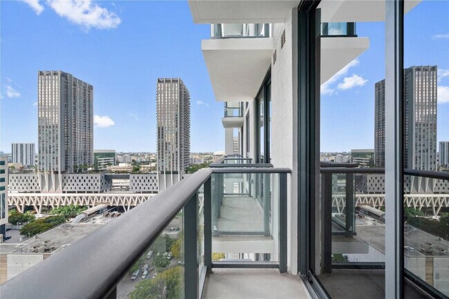 Building Photo - 601 N Miami Ave