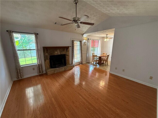 Building Photo - 3897 Saddlecreek Dr