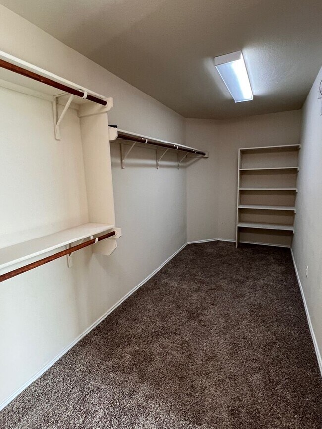 Building Photo - Spacious 5-Bedroom Harker Heights Home with 3 Living Areas & 3-Car Garage