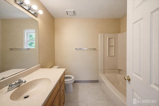 Building Photo - 1413 Pebble Pl