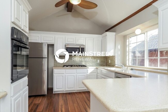 Building Photo - 4 Bedroom Pet-Friendly Home in Oklahoma City, OK with Main Street Renewal