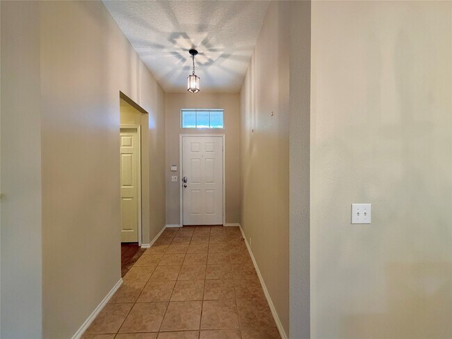 Building Photo - 5511 Baldwin Elm St