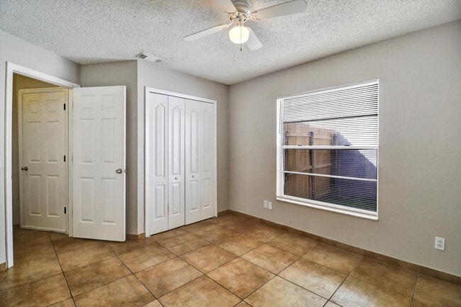 Building Photo - 521 Madrigal Ct