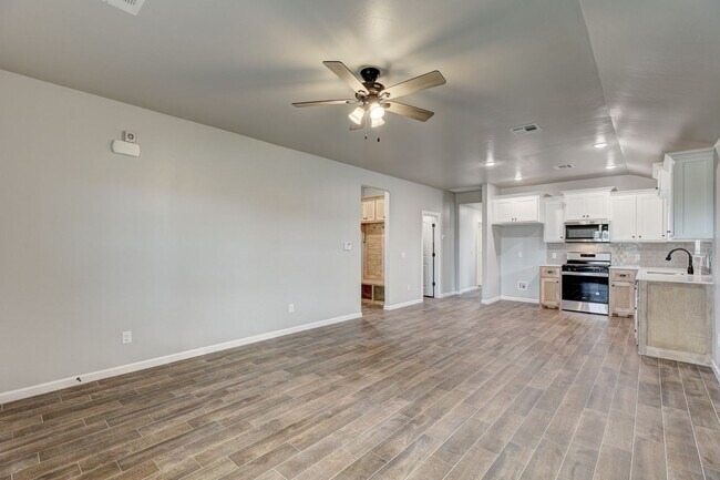 Building Photo - 634 Juniper St