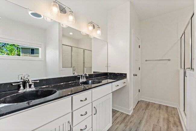 Building Photo - Spacious 5 Bedroom Home in Rountrey (Newmarket Section) – 3,555 Sq Ft – $4,350/mo