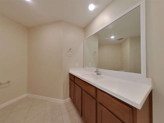 Building Photo - 821 Painted Bison Dr