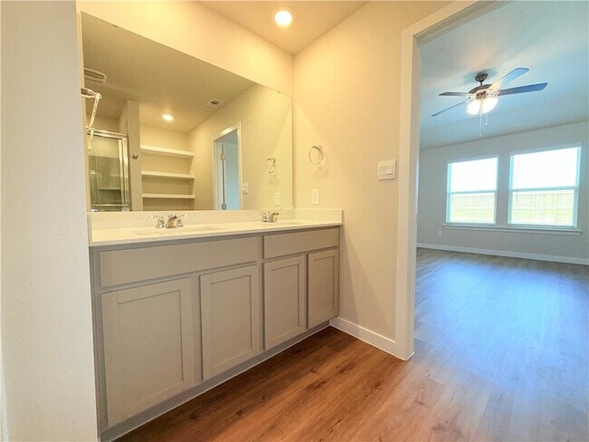 Building Photo - 1116 Zeus Dr