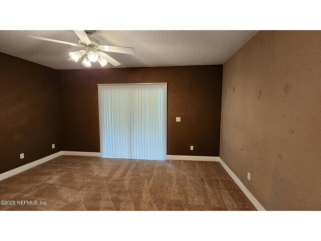 Building Photo - 3/3 Townhome in Middleburg