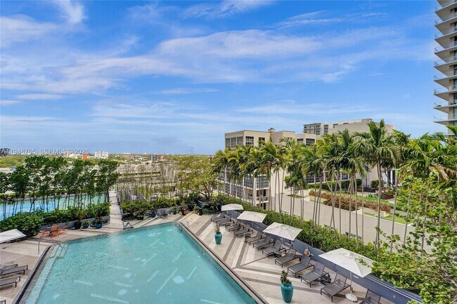 Building Photo - 121 NE 34th St