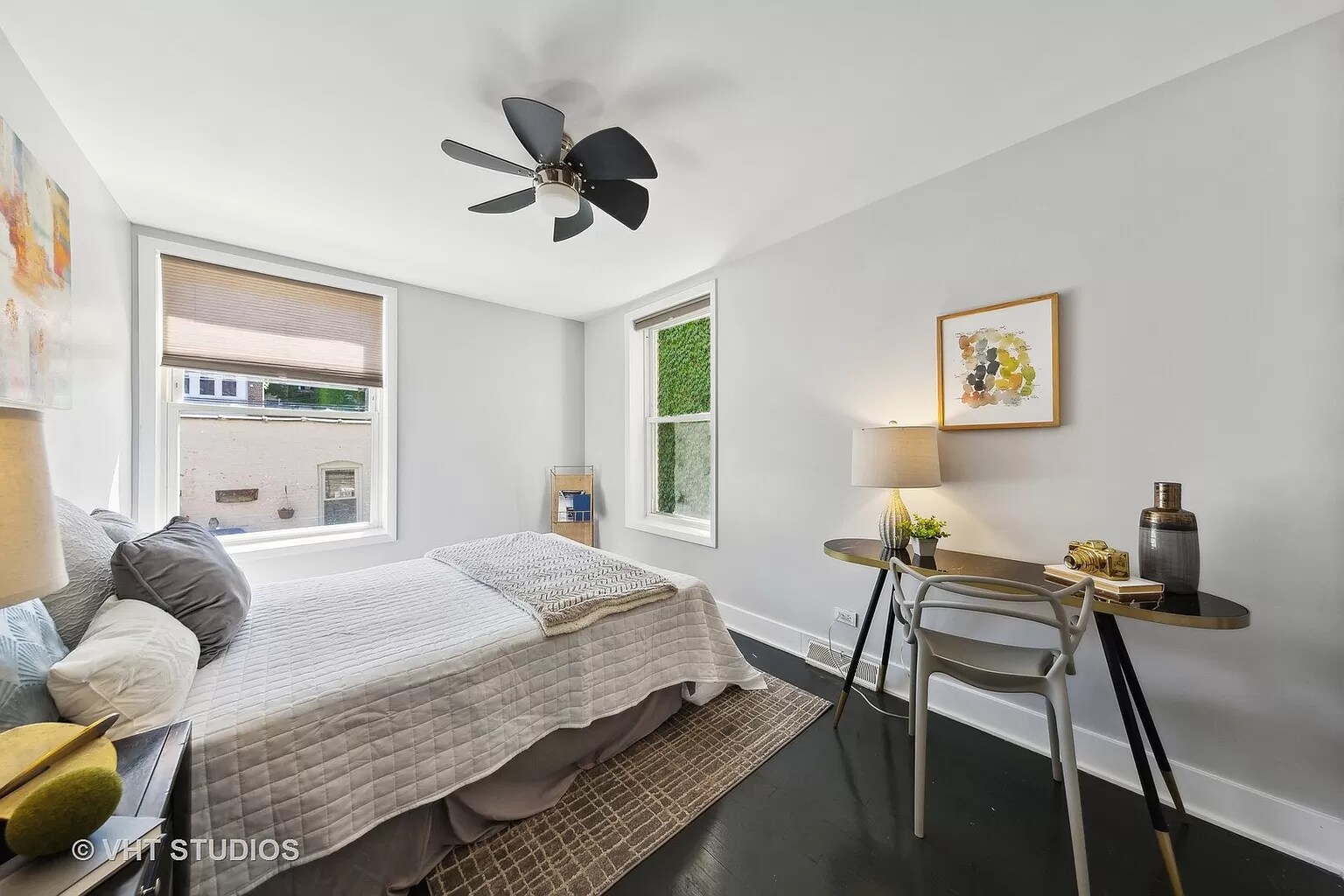 Bedroom - 7619 N Bosworth Ave