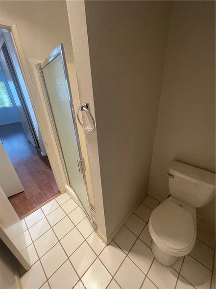 Building Photo - 5460 White Oak Ave