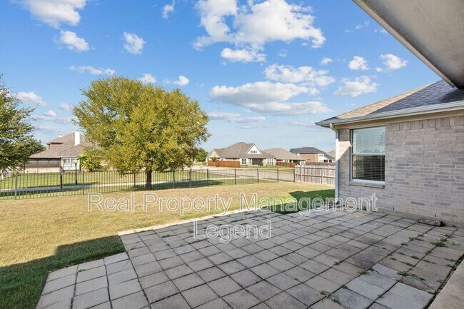 Building Photo - 5100 Brookside Dr