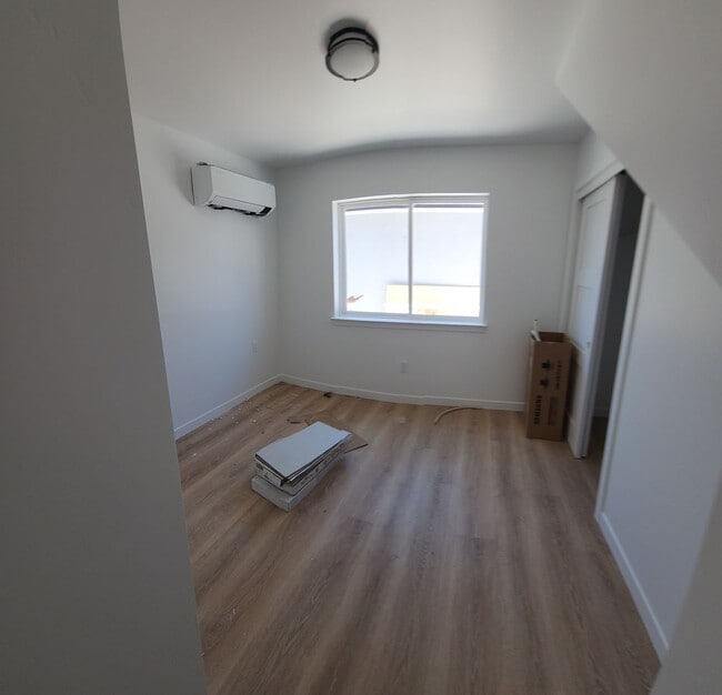 Building Photo - VERY CLOSE TO CAMPUS!! PRIME LOCATION!!! B...