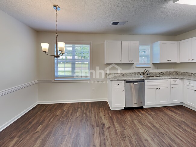 Building Photo - 860 Amelia Grove Ln SE