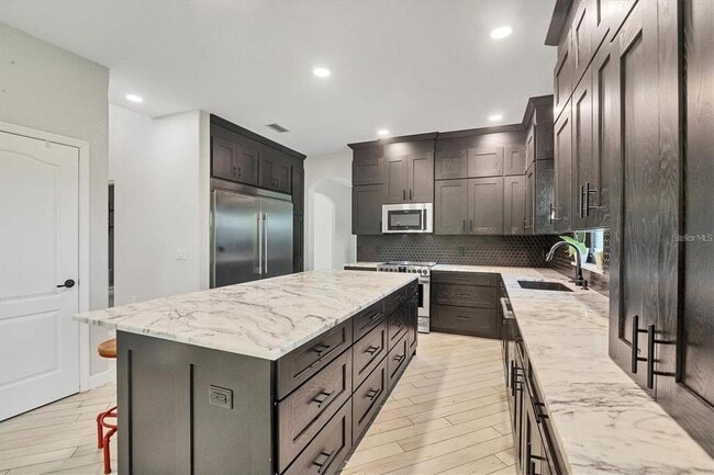 Building Photo - 15530 Aqua Cir