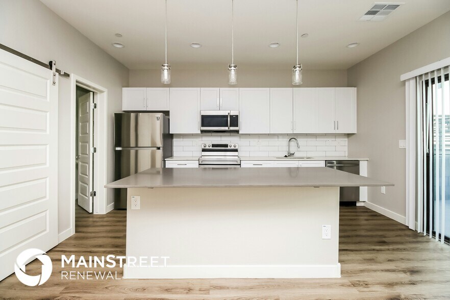 Building Photo - 1119 S Stapley Dr