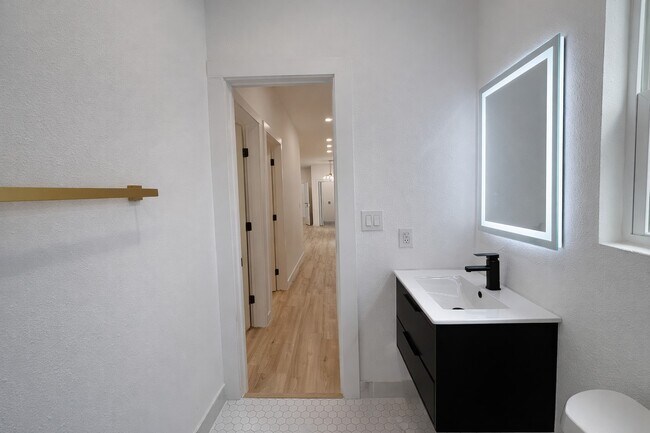 Building Photo - 22516 E Martin Dr