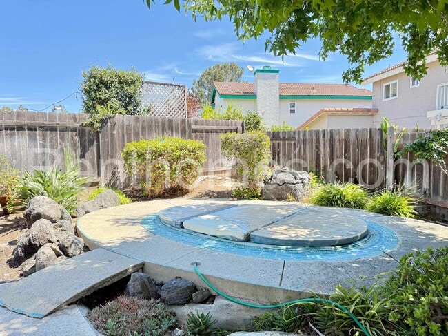 Building Photo - 10515 Carrington Dr