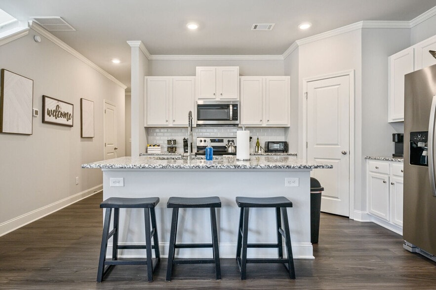 Building Photo - 2059 Pinnacle Walk