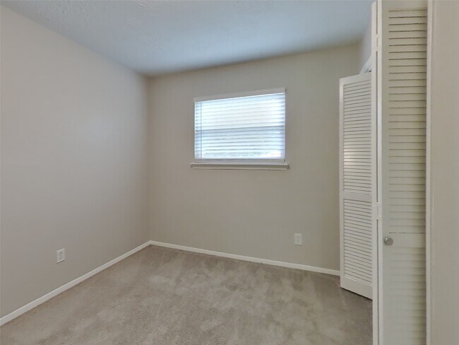 Building Photo - 4238 Burkegate Dr