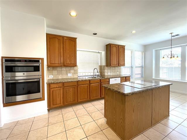 Building Photo - 4400 Avebury Dr