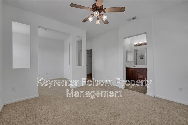 Building Photo - 2901 Esplanade Cir
