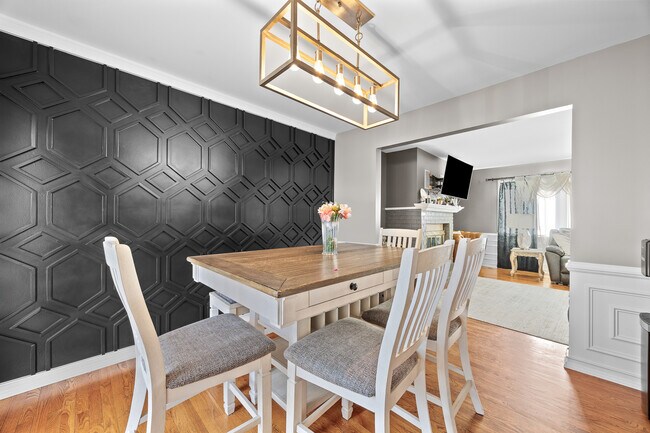 Building Photo - 12755 S Elizabeth Dr