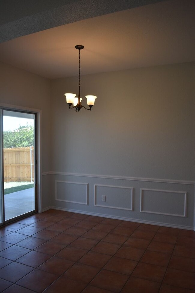 Building Photo - TWO LIVING ROOMS AND TWO DINING ROOMS! Sol...