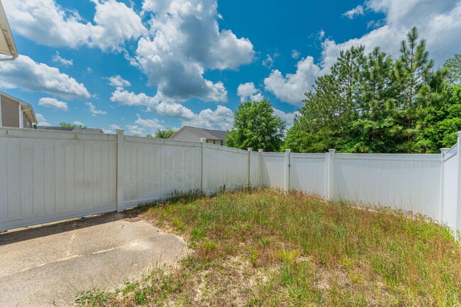 Building Photo - 227 Swaying Pine Ct