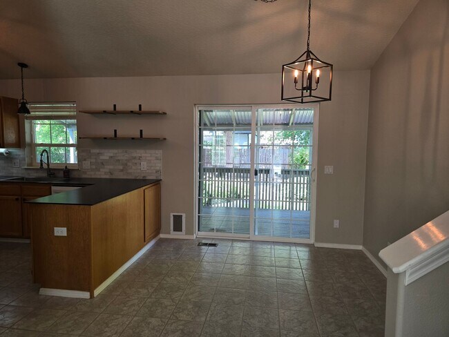 Building Photo - Beautiful home in desirable Riverside Harbor.