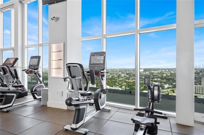 Building Photo - 1643 Brickell Ave
