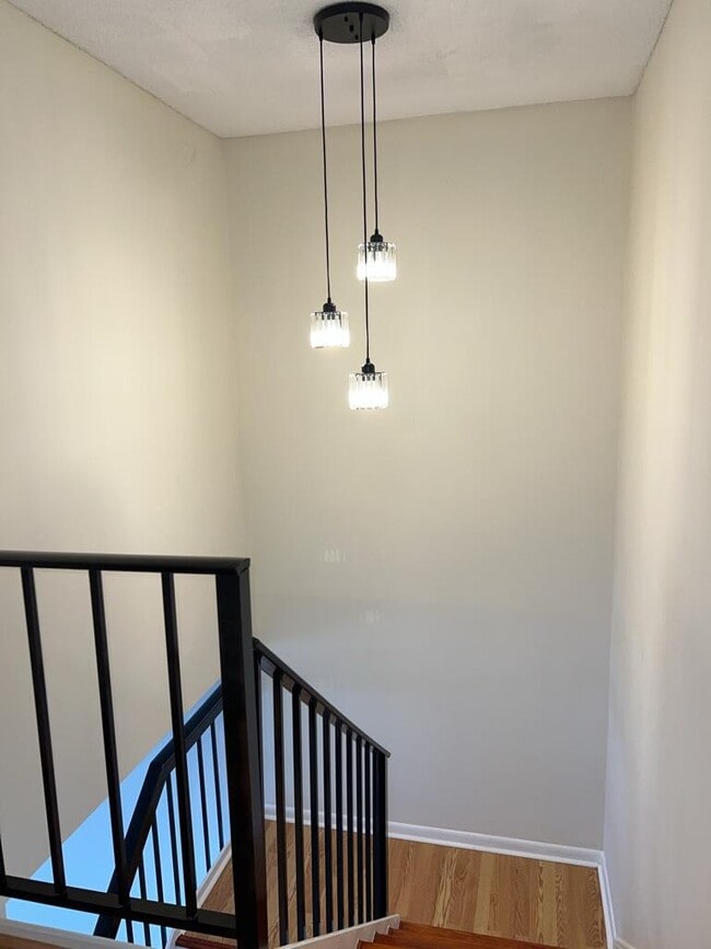 Building Photo - 3094 Bermwood Ln