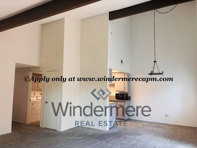Building Photo - 127 Touchstone Pl