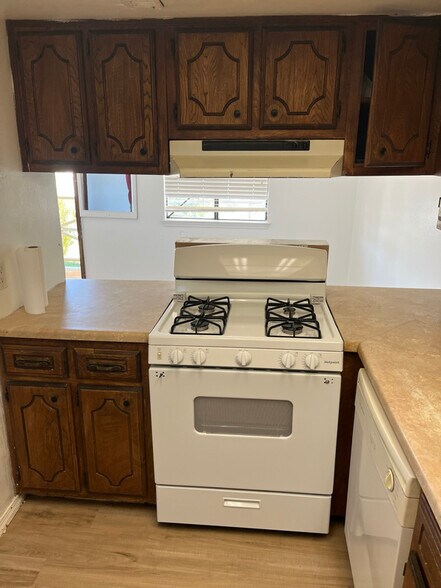 Building Photo - 2807 E 22nd St