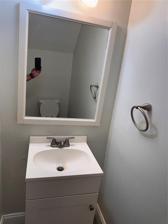 Building Photo - 1826 Foxhall Cir