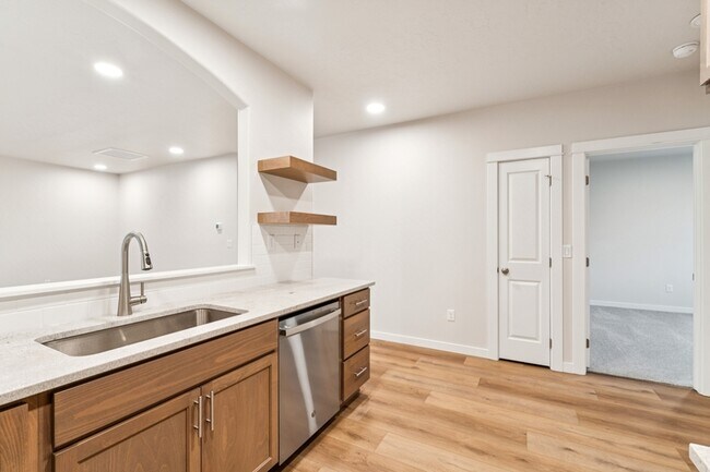 Building Photo - 2264 E Misty Fls St