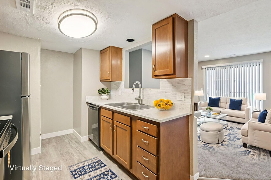 Primary Photo - Raintree Apartments