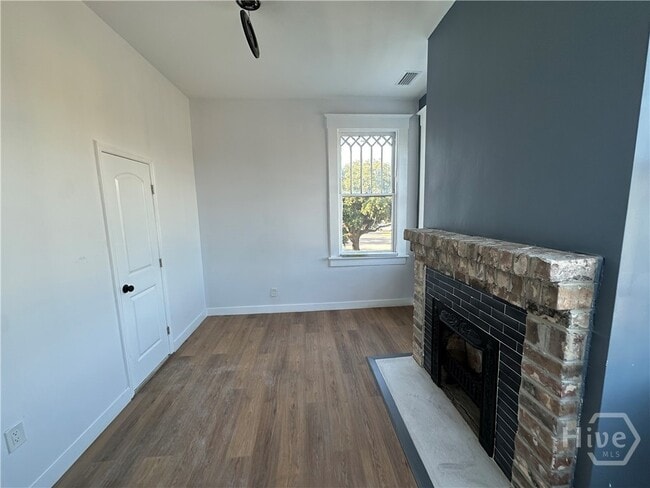 Building Photo - 312 W 37th St