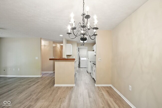 Building Photo - 12598 Tennyson Ln