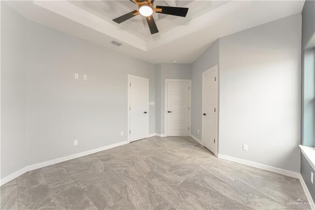 Building Photo - 1711 Lago Delton
