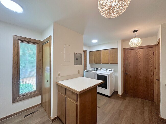 Building Photo - This Home is a Hole in One!
