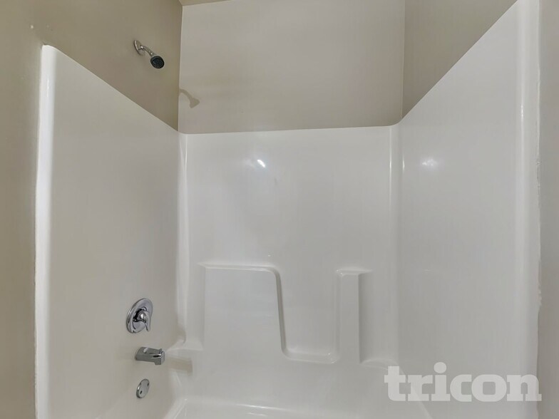 Building Photo - 731 Independence Ave