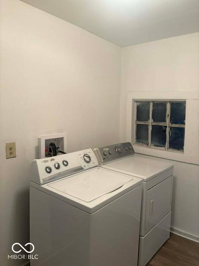 Building Photo - 1014 W 33rd St