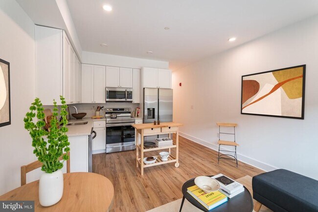 Building Photo - 2101 Washington Ave