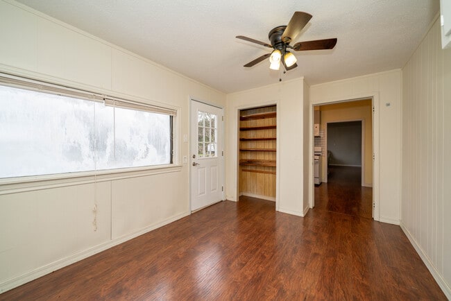 Building Photo - 1284 Buchanan Rd