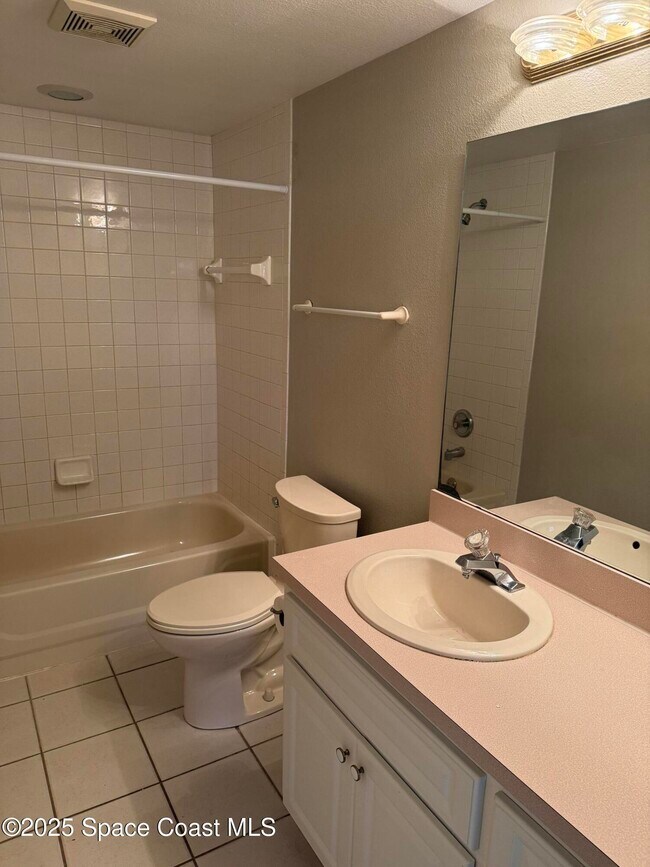 Building Photo - 895 Delano Rd